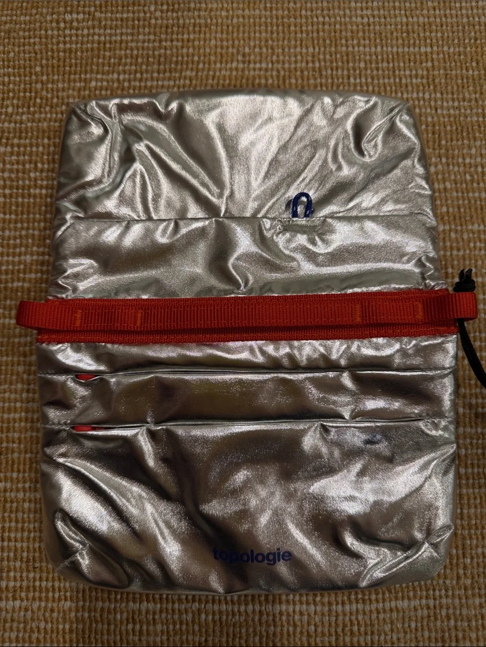 Topologie phone pouch